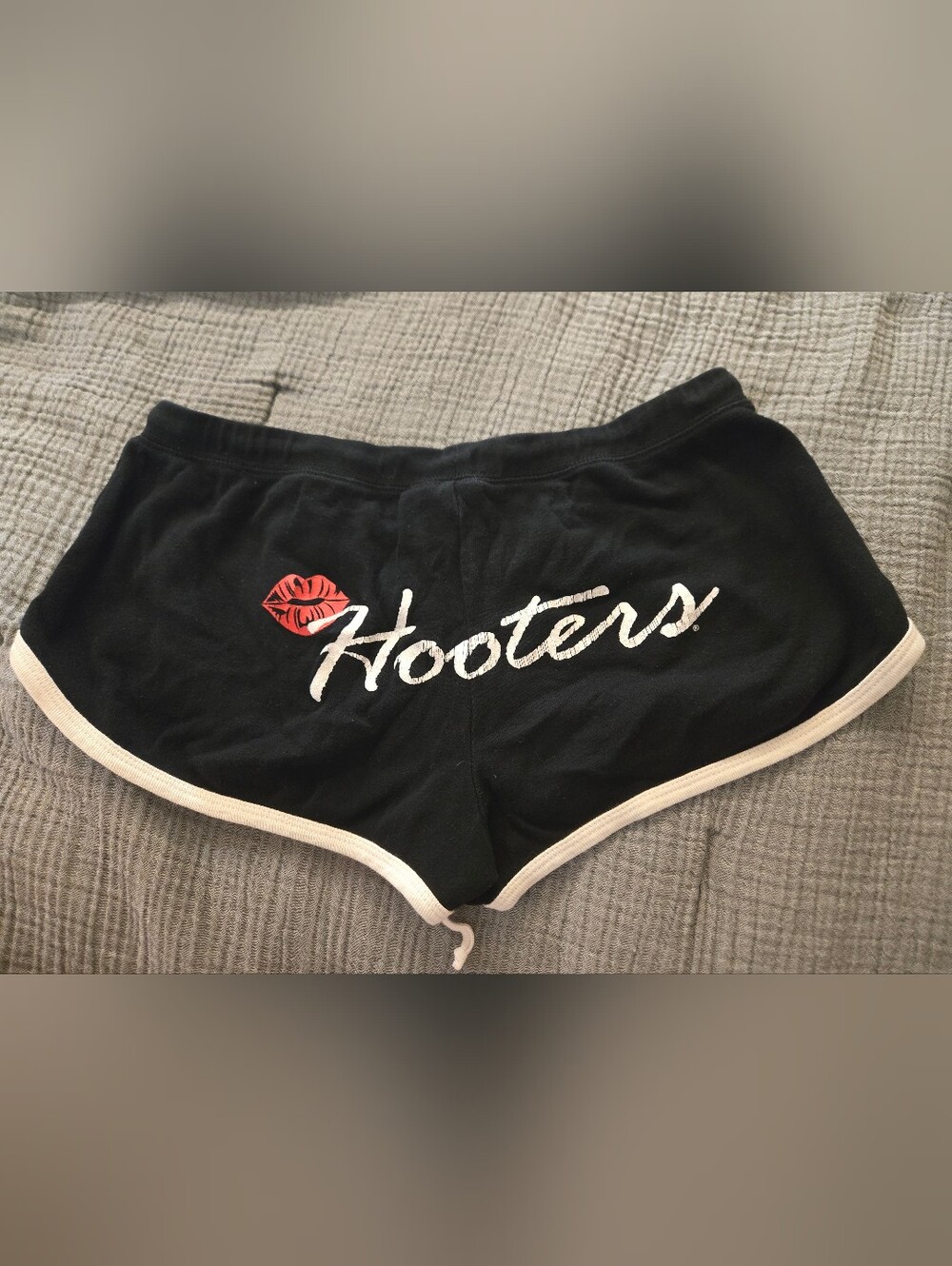 Women's Hooter's Black Lounge Shorts with Red Lip Graphic - M
